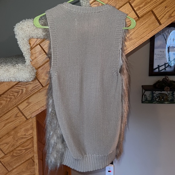 Vest - Picture 2 of 2